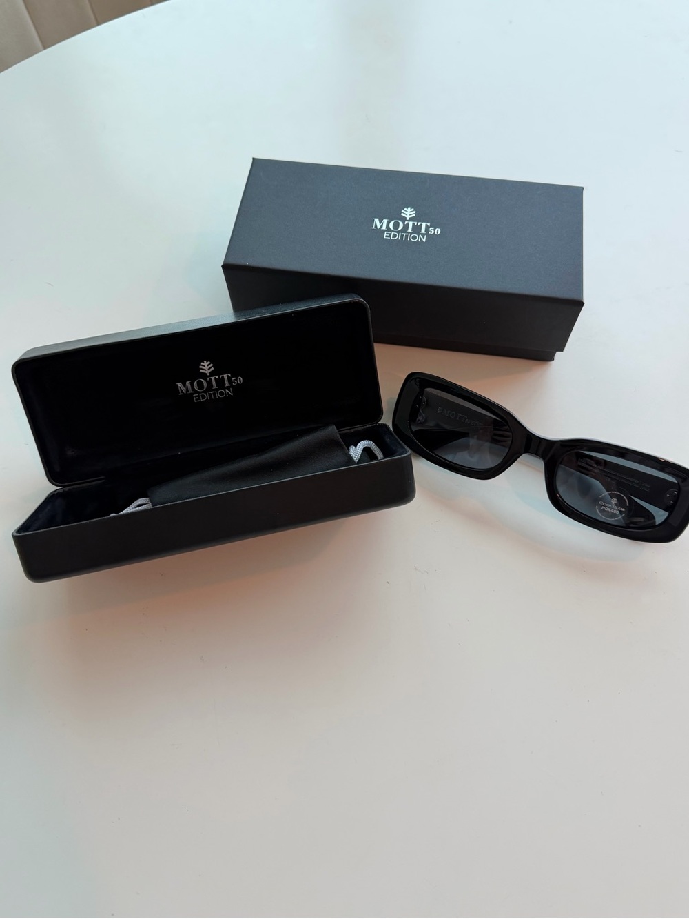 Cateye rectangular Women's Black Sunglasses with leather Case and box
